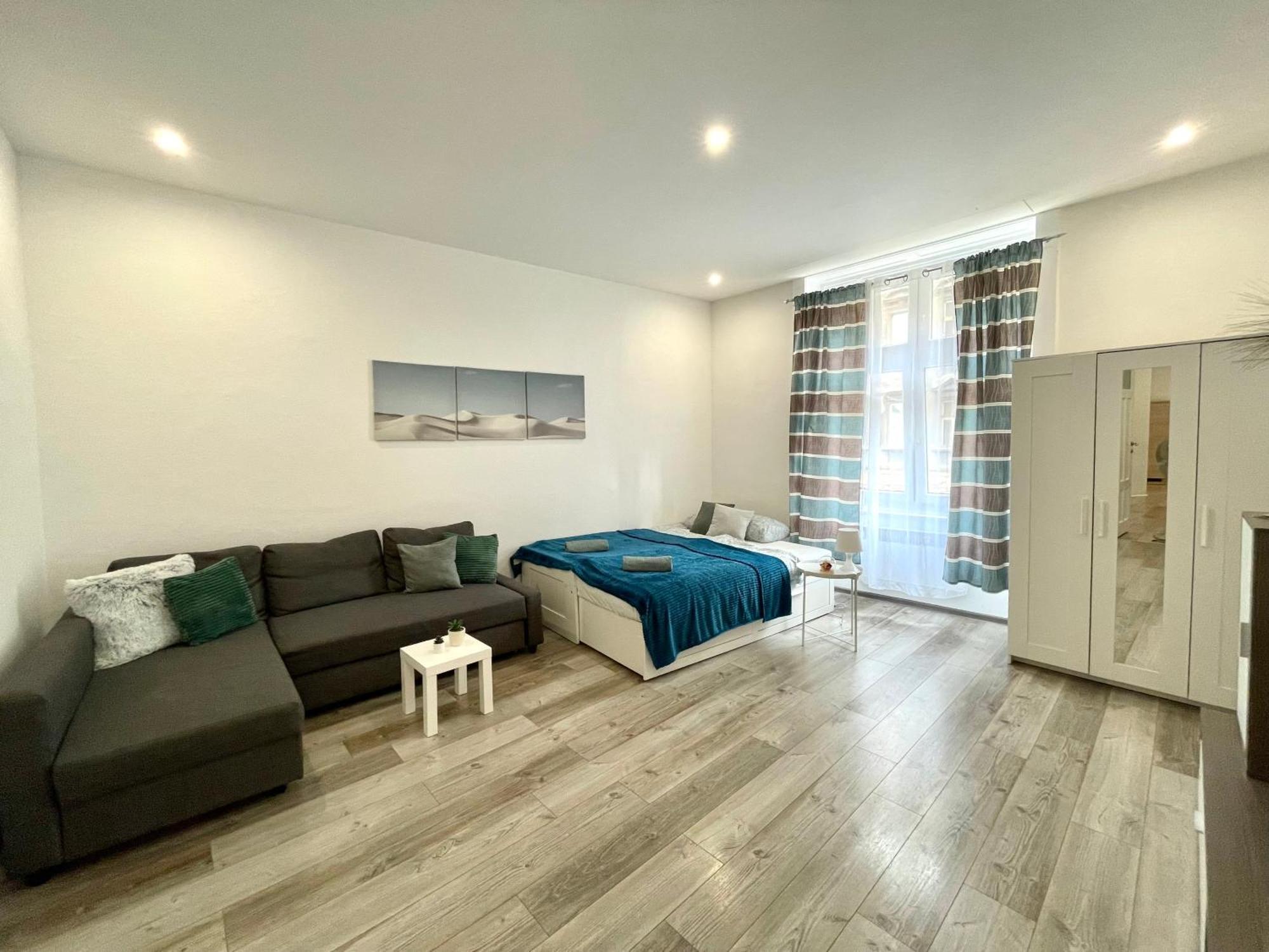 Relax Home With 2 Bedroom, 2 Bathroom For 6 People In The City Centre Free Coffee بودابست المظهر الخارجي الصورة